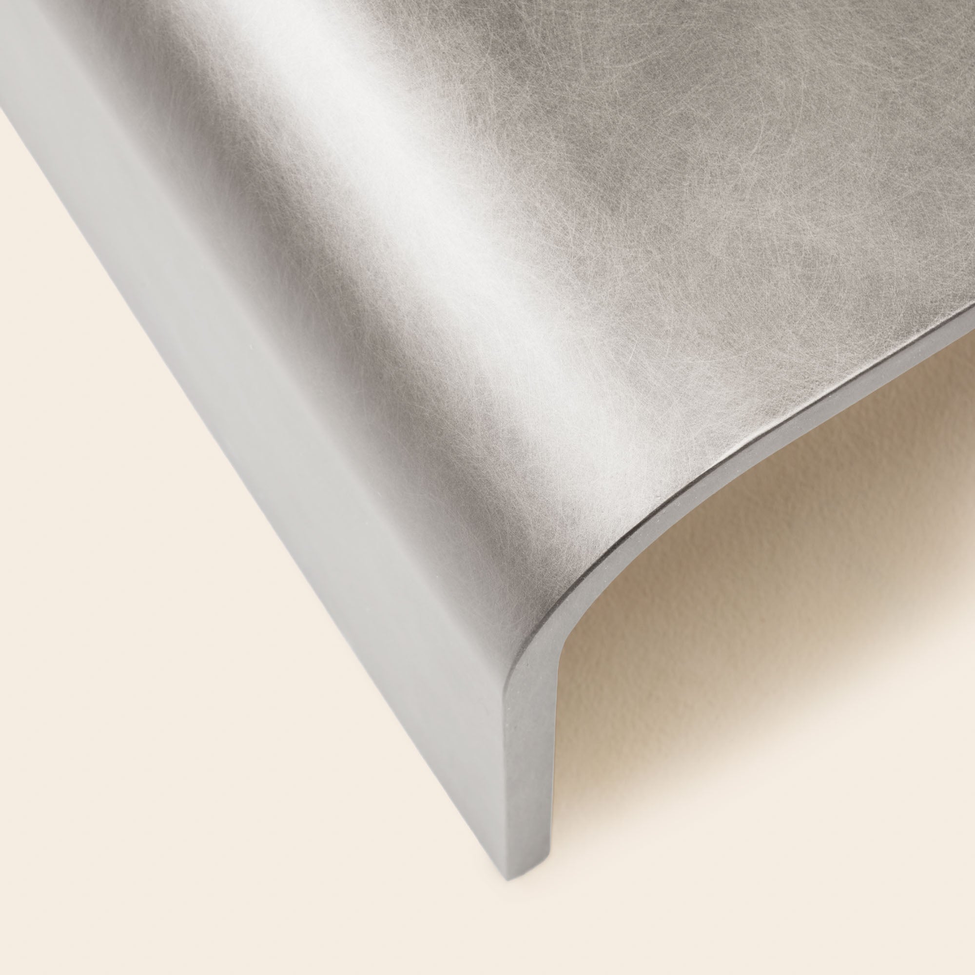 Table basse TALIKA canon de fusil