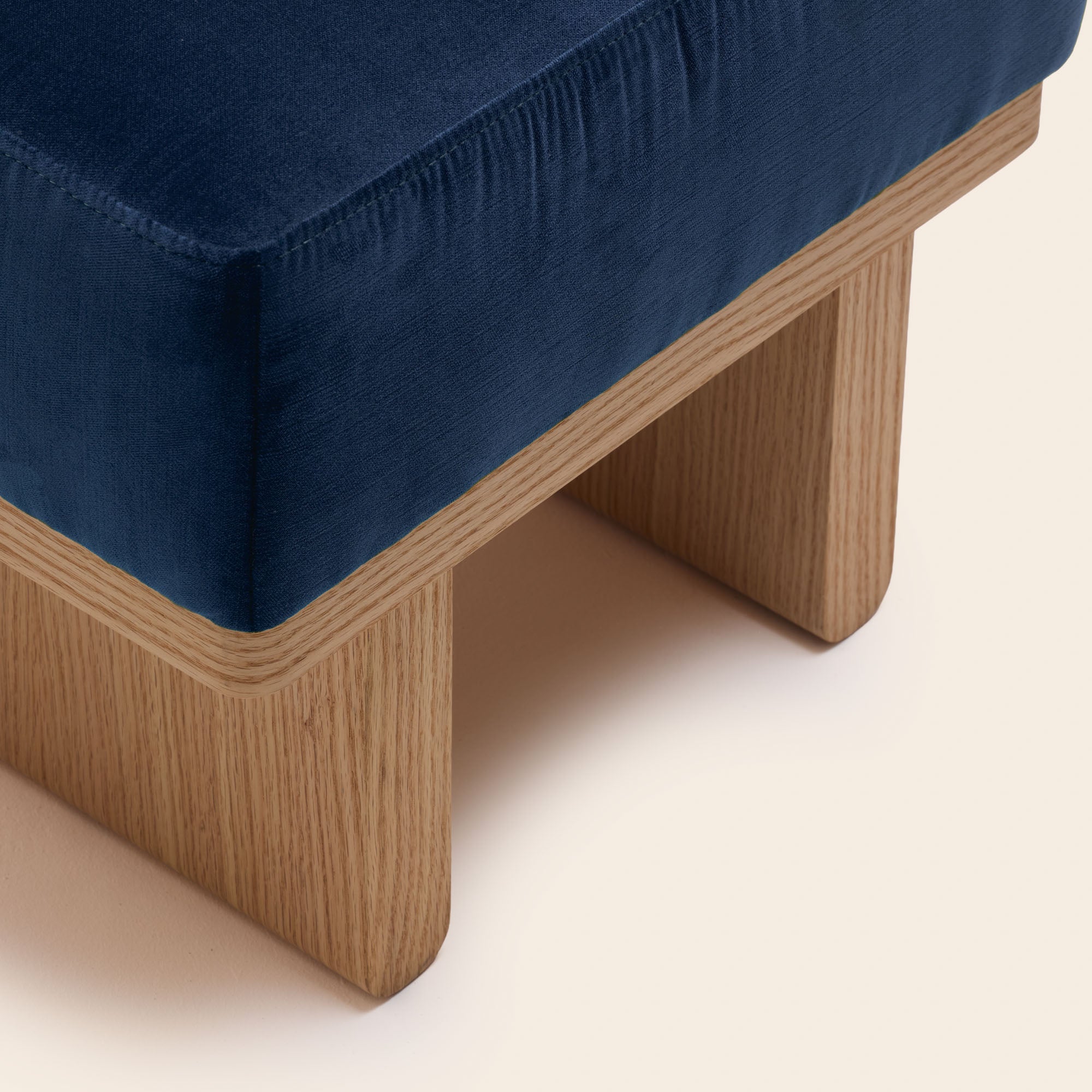 Tabouret ANCA velours bleu nuit