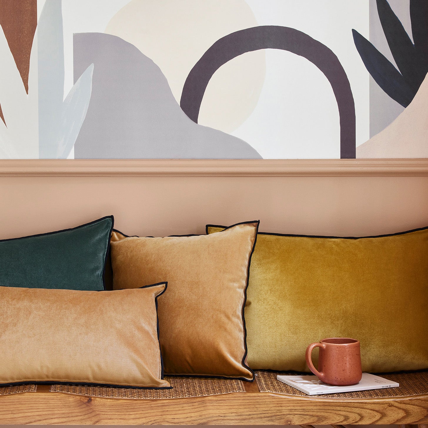 Housse de coussin DARIO camel et bourdon noir