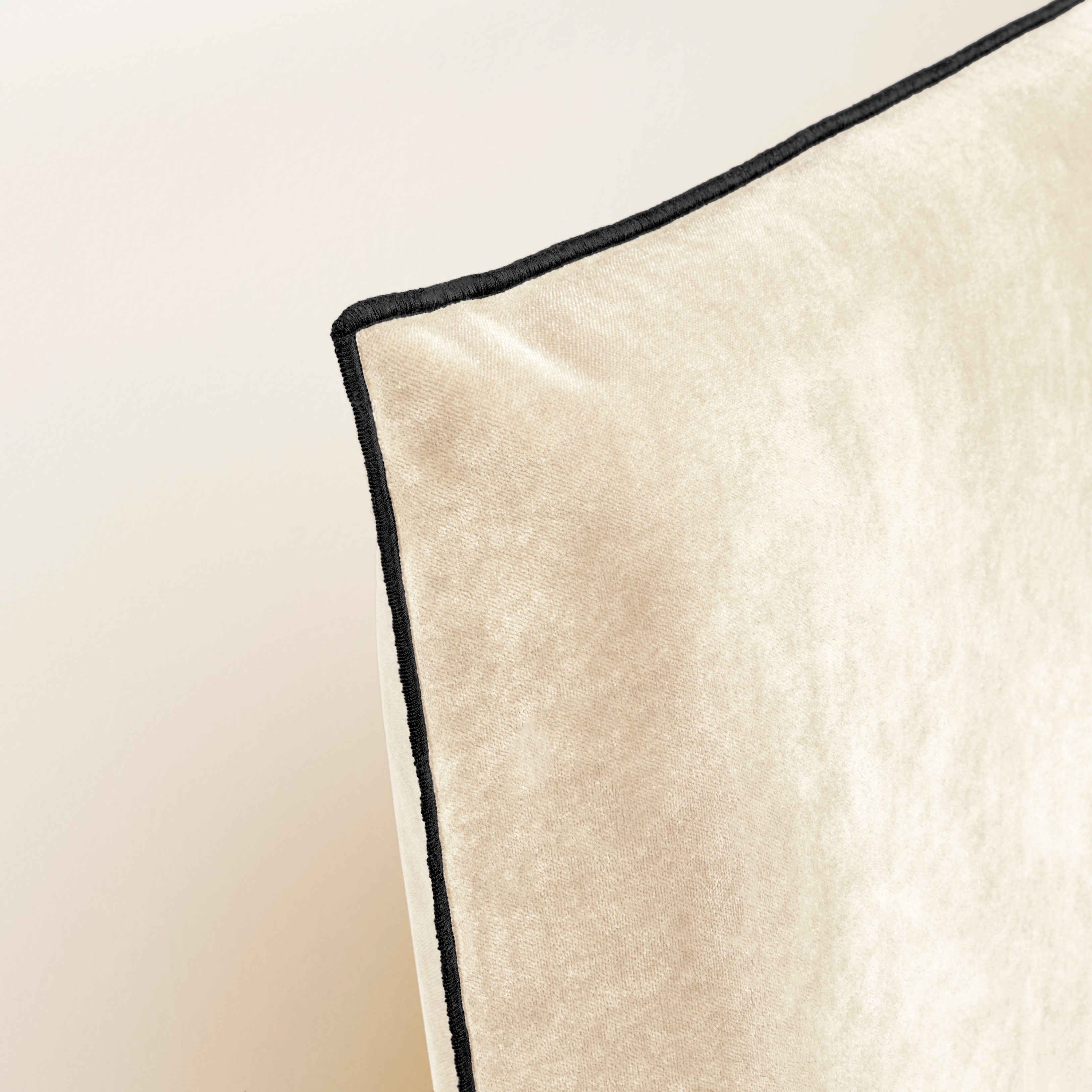 Housse de tête de lit DARIO blanc antique et bourdon noir
