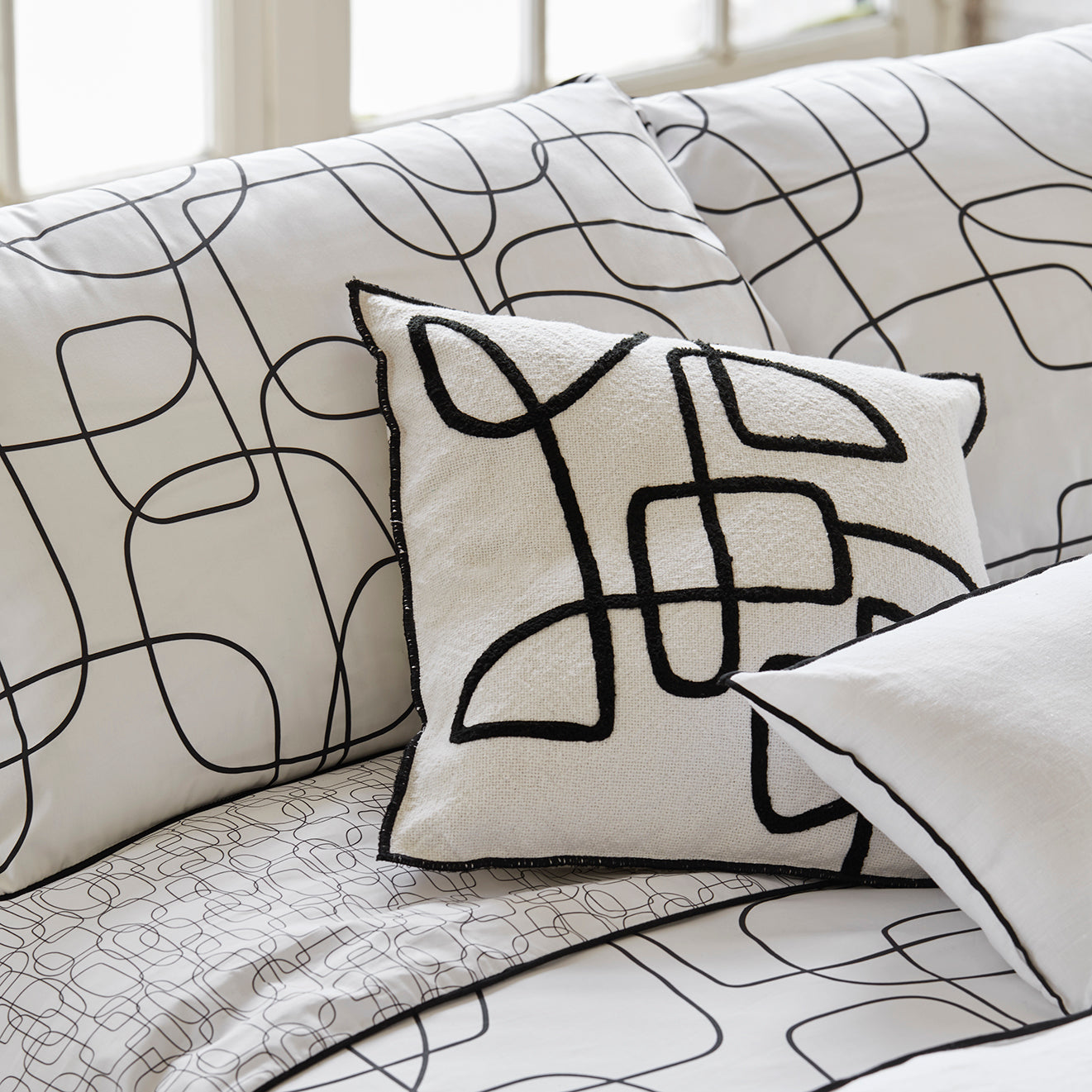 Lot de 2 taies d'oreiller ARIANA blanc et noir 50x70 cm - C3