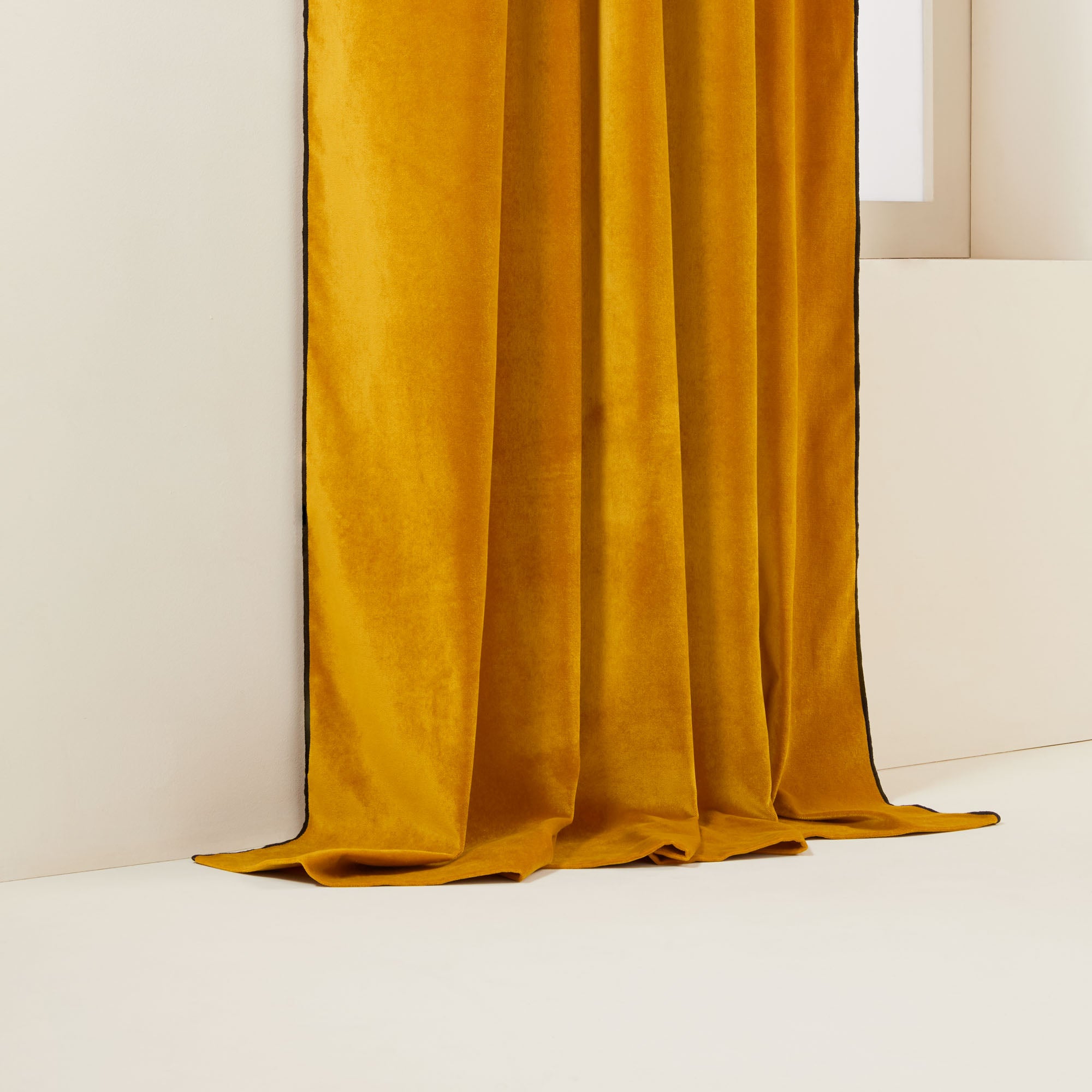 Panneau DARIO ocre et bourdon noir