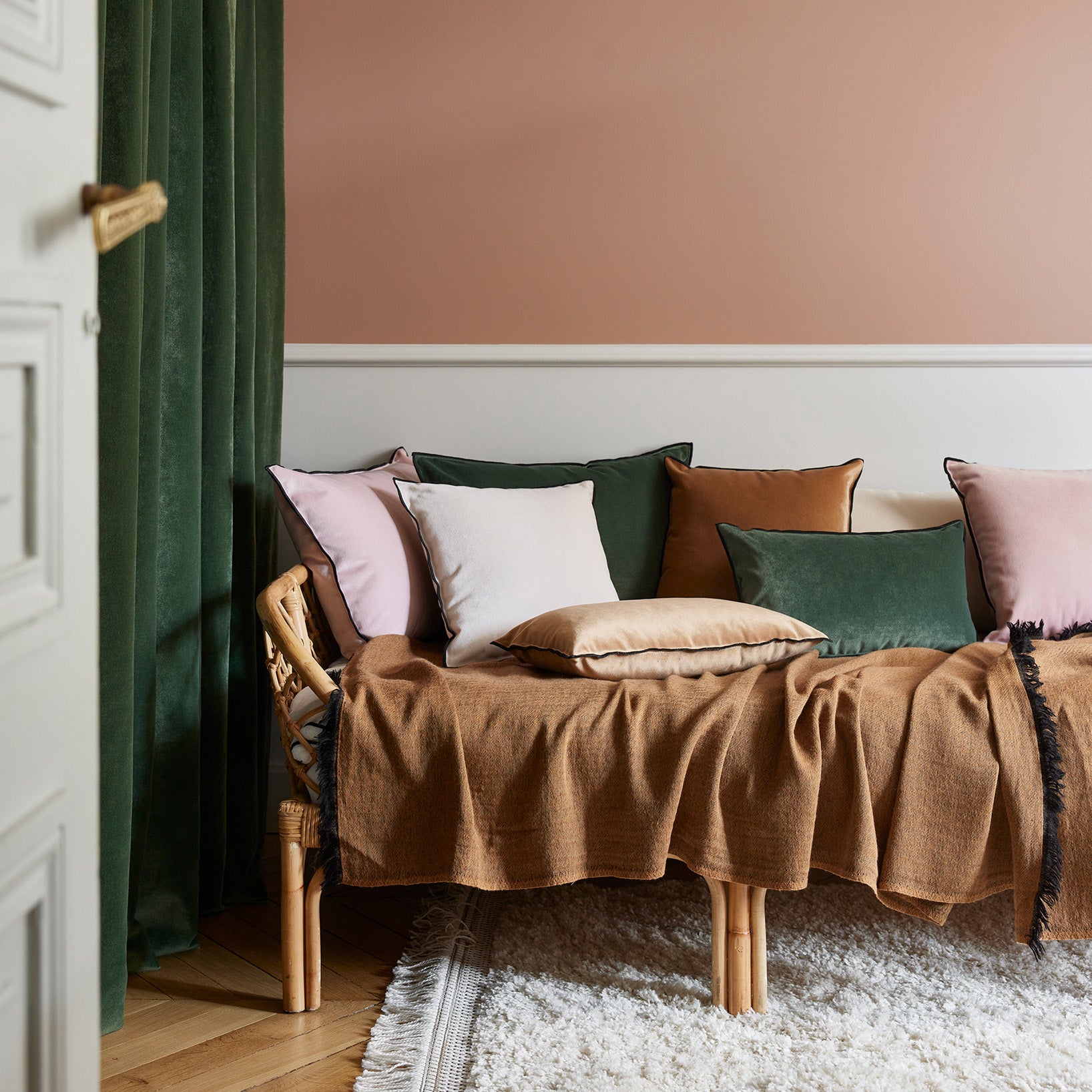 Alena light brown throw