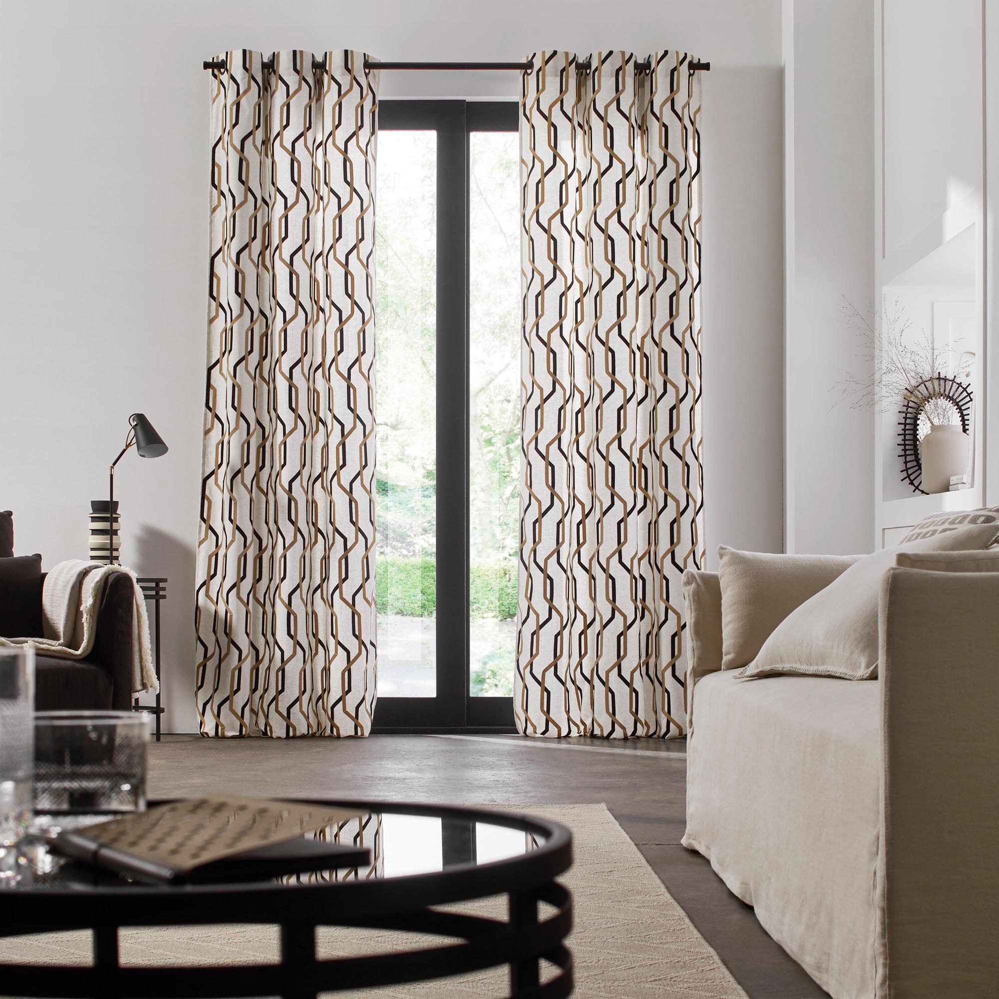 Rideau à oeillets noirs IDRIS naturel et noir