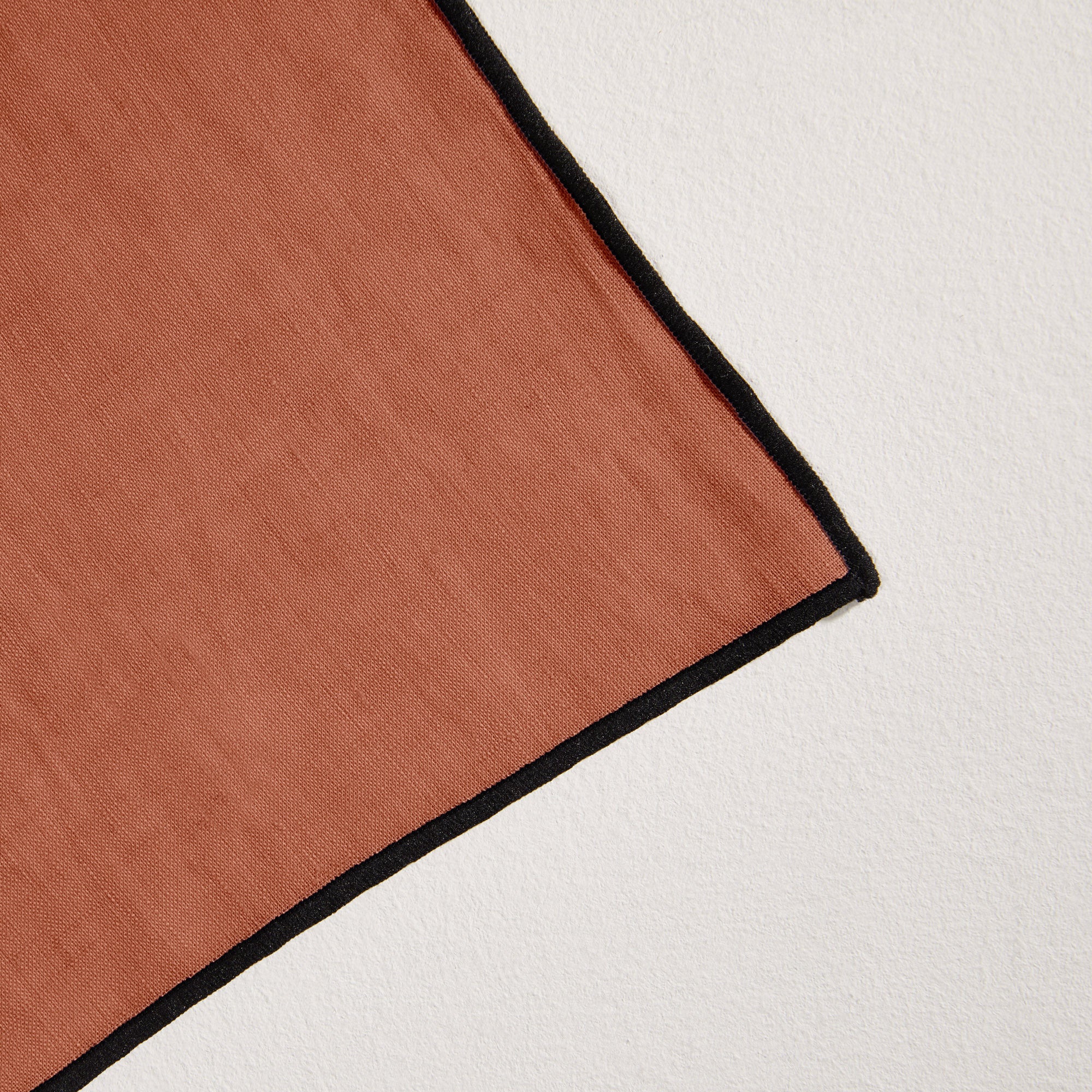 Set de table CARLINA terracotta et bourdon noir