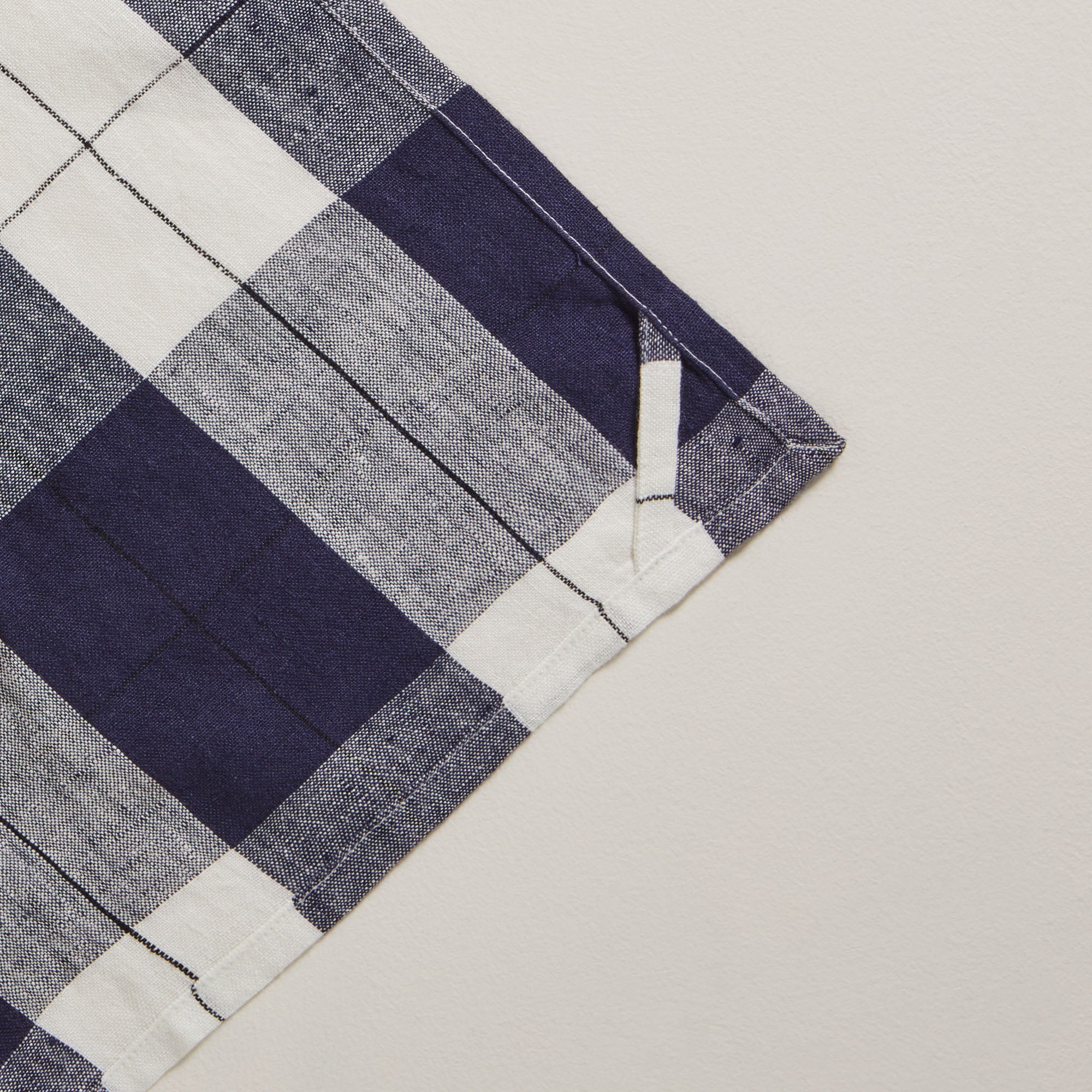 Torchon GREGORY encre et blanc cassé